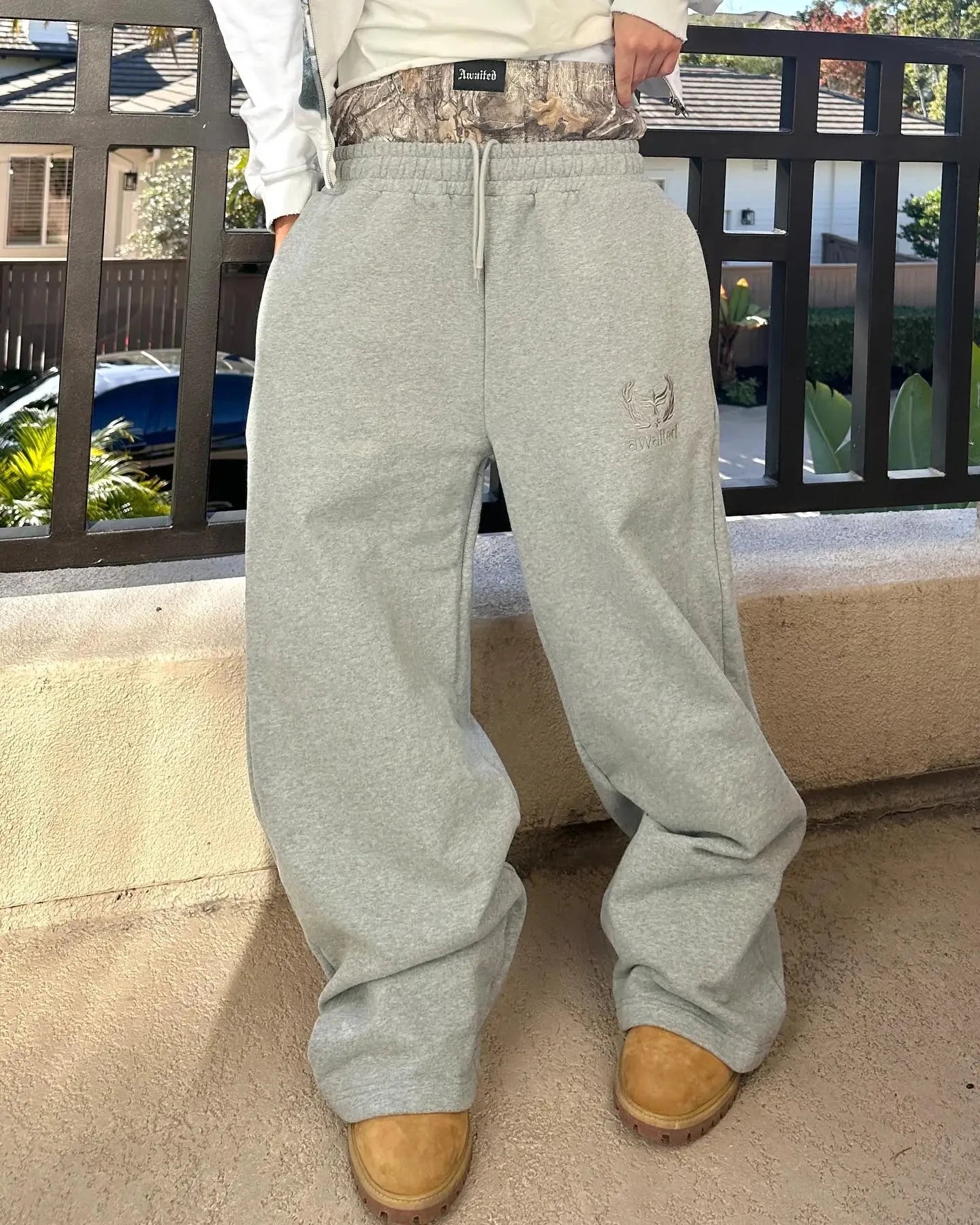 Y2K Retro Sweatpants Double Waisted Embroidered Camouflage Pattern Wide Leg Pants Men Clothes Goth Streetwear Unisex Baggy Pants