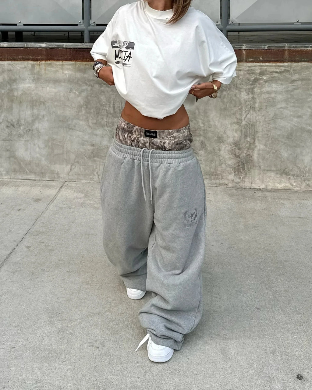 Y2K Retro Sweatpants Double Waisted Embroidered Camouflage Pattern Wide Leg Pants Men Clothes Goth Streetwear Unisex Baggy Pants